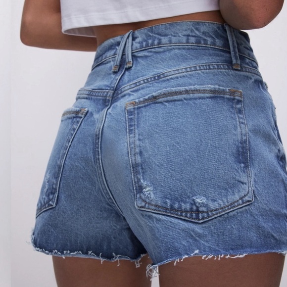 Good American brand cut off denim shorts - Picture 3 of 7